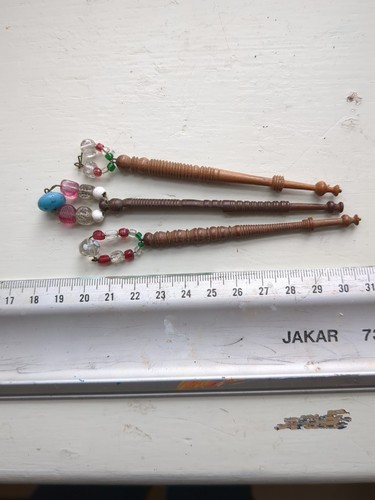 Three antique lace - three,