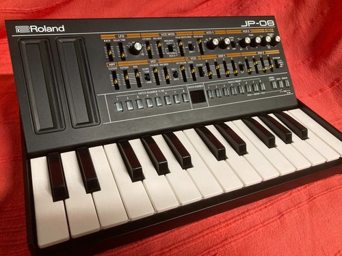 Roland boutique synth - jp-08,