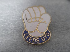 Leeds United FC SC LUFC Coffer Pin Badge Elland Road  Utd White The Rare Hand