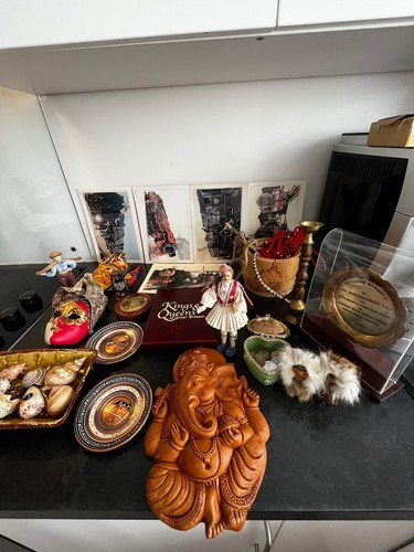 Large vintage collectables - large, job