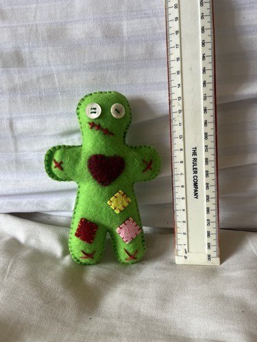 Small green voodoo pagan - small,