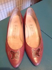 Vintage all leather & crocodile skin flower Bruno Magli court shoes, 3,36, vgc, 