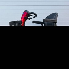 INVACARE LEO MEDIUM SIZE 4MPH