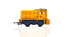 TRIANG 00 GAUGE - TRIANG RAILWAYS YELLOW DOCK SHUNTER LOCOMOTIVE - SPARES