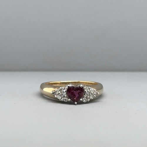 9ct yellow gold synthetic - yellow,