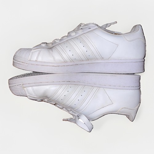 Classic white adidas superstar - classic,