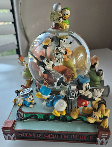 Disney silver screen there - screen, "there's