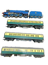 HORNBY R382 GORDON No 4 PLUS 3 COACHES THOMAS TANK ENGINE READ DESCRIPTION