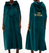 THE TRAITORS Fleece Robe Cloak