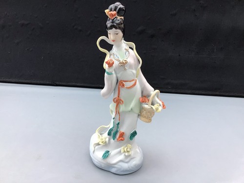 Geisha girl figurine - geisha,