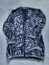 Save the Queen beautiful