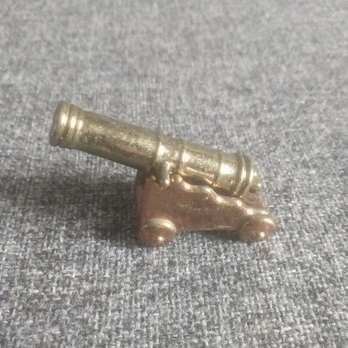 Vintage miniature moulded - miniature,