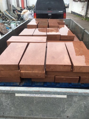 Bees sandstone pin kerbs - sandstone,