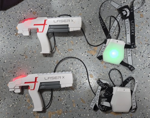 Laser two players - x,