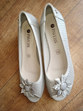 Pavers Silver Peep Toe Size 6