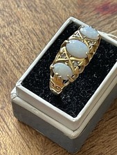 Lovely Antique Victorian Natural Opals & Diamonds 18ct Gold Ring