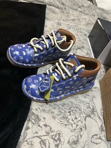 Item kickers kick - a, hi