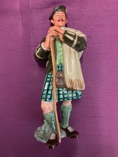 ROYAL DOULTON Figurine - The Laird - HN 2361 - EXC CONDITION