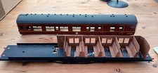 0 Gauge Coaches By Sidelines. Set Of Three Part Built
