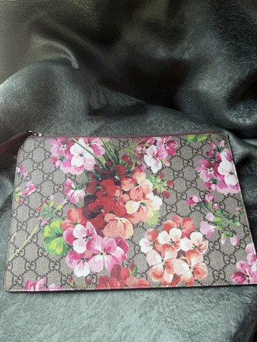Gucci blooms clutch bag gg - gucci,