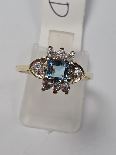 9ct yellow gold blue topaz - gold,