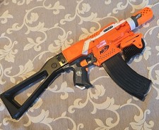 Nerf N-Strike stryfe Blaster + Attachments & 10 Darts