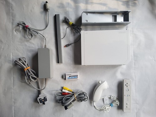 Nintendo wii console - nintendo,