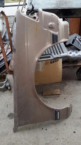Datsun bluebird 910 fender - ,