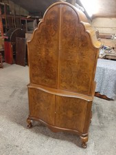 Beautiful Antique Art Deco Walnut Drinks Cabinet In Very Good Condition 