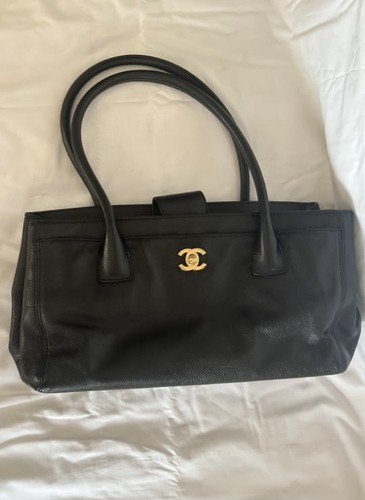 Chanel black calfskin - black,