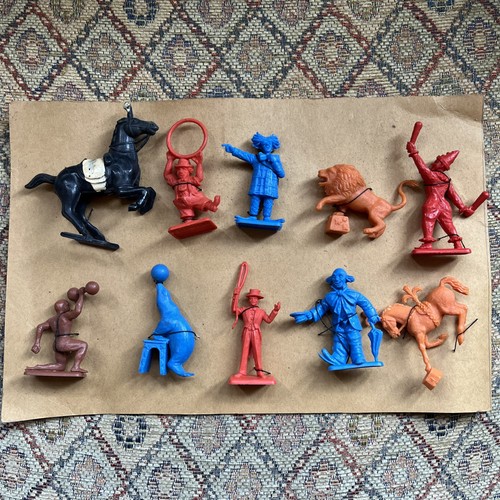 Ten plastic vintage circus - ten,
