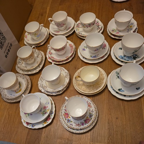 Vintage mismatched cups - 14, x