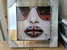 Lips Union Jack Liquid Art In