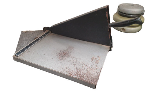 Vintage guillotine metal - vintage, board