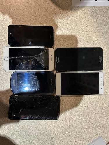 Lot phones including - of,