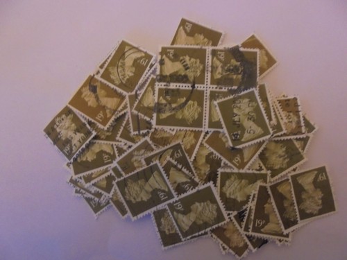 500 19p stamps bright - x, gb