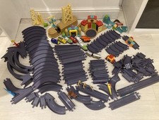 Chuggington Diecast Launch And Go Roundhouse & Loop Train Play Set Extra Track