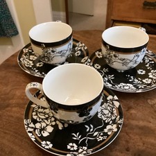 Victoria & Albert Museum fine china collection large tea cups and saucers x 3