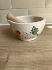 T G GREEN CLOVERLEAF PESTLE &
