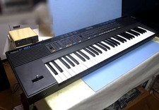 Roland E-20 Arranger Keyboard