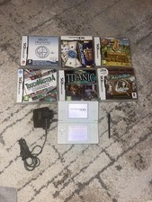 White Nintendo DS Lite console