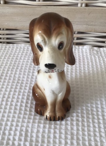 Vintage sitting spaniel dog - spaniel,