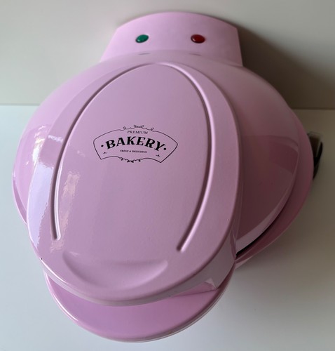 Waffle maker heart shaped - waffle,