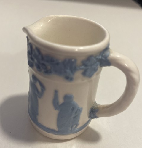 Wedgwood embossed queens ware - queens,