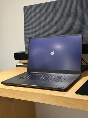 Razer blade - (2022),
