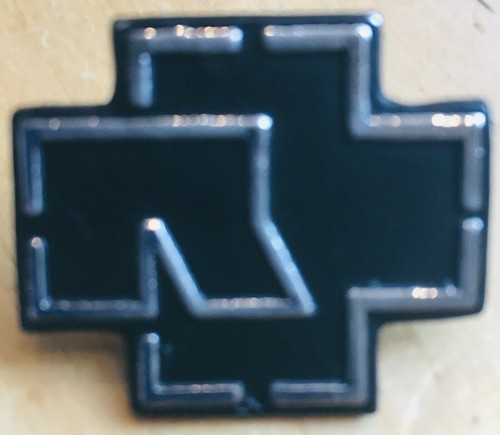 Rumstain metal pin badge - pin,