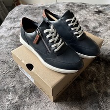 Clarks Womens Un Rio Zip Navy