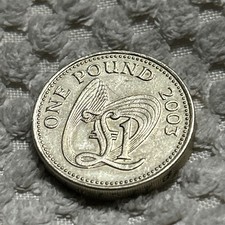 2003 Guernsey Circulated great condition old £1 pound coin