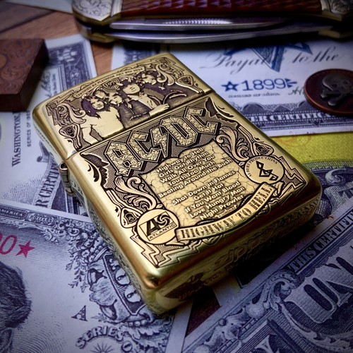 Zippo themed brass - ac, dc
