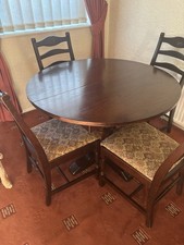 Jaycee Extendable Table with 4 Chairs In Lovely Condition Collection Only